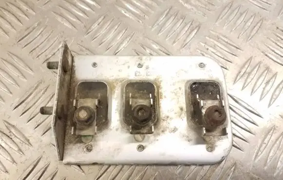 Audi A6 S6 C5 4B Coolant fan relay 8D0959493A R1571061