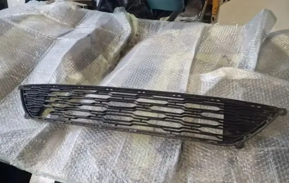 KIA Ceed Front bumper upper radiator grill 865221H500