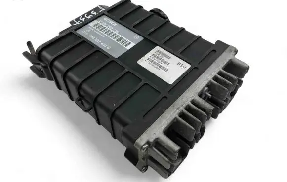Volkswagen PASSAT B4 Engine control unit/module ECU 0280000739 443907403G