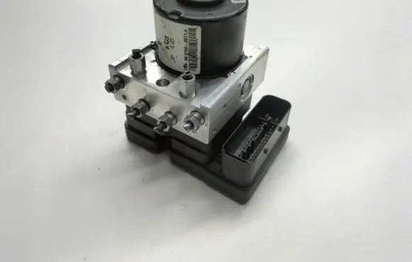 Suzuki Swift I ABS Pump 06210205774