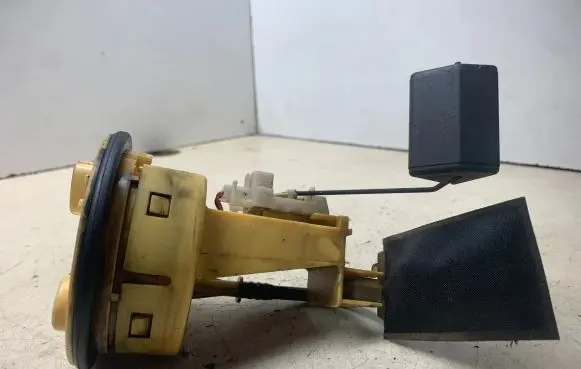 Toyota Corolla Verso AR10 Fuel level sensor 770100F010