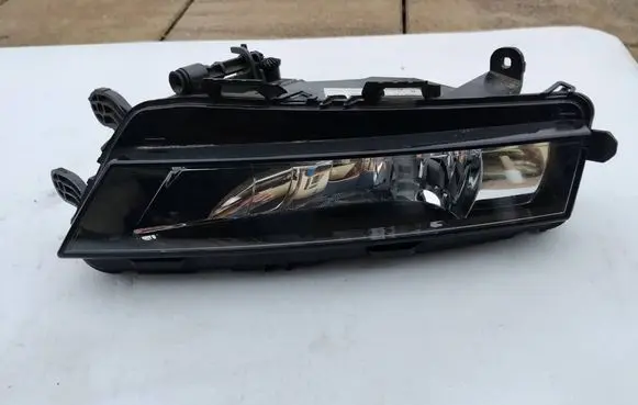 Skoda Octavia Mk3 (5E) Front fog light 5E0941700F