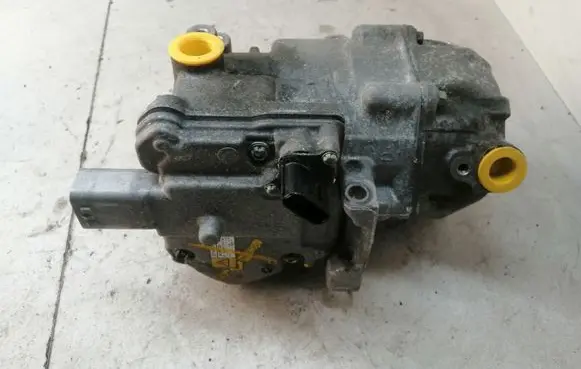 Toyota Auris E180 Air conditioning (A/C) compressor (pump) 0422001330 01113 HFC134A