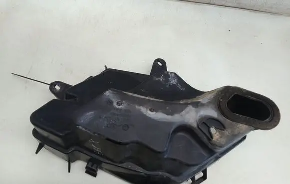 Other engine bay part