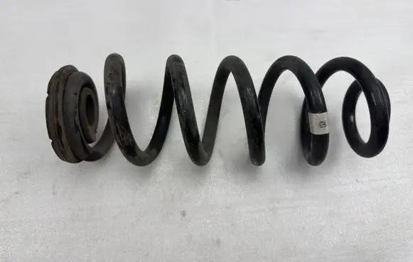 Audi Q7 4M Rear coil spring 4M0511115