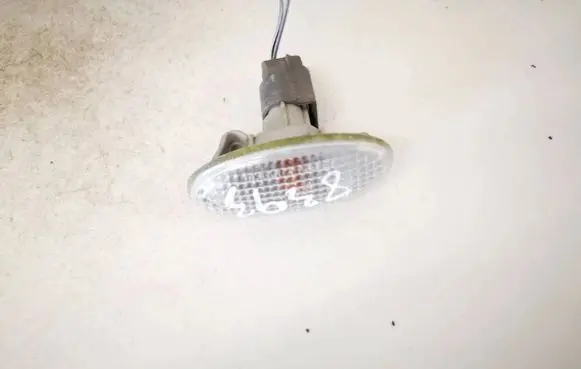 Mazda 5 Front fender indicator light