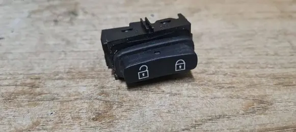 Volvo V70 Central locking switch button 30710475