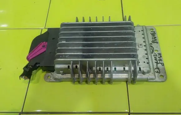 Audi A3 S3 A3 Sportback 8P Sound amplifier 8P7035223