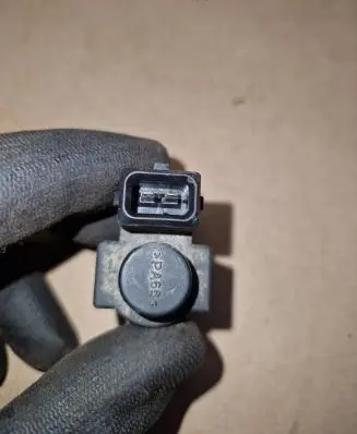 Volvo XC90 Turbo solenoid valve 30611668 07T234 72224010