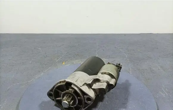 Volkswagen PASSAT B5.5 Starter motor 