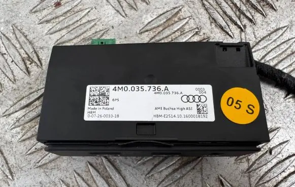 Audi SQ7 USB socket connector 4M0035736A