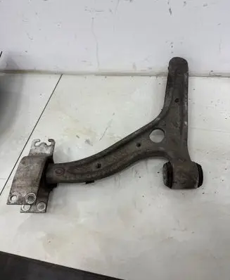 Mercedes-Benz A W176 Front lower control arm/wishbone A2465462543