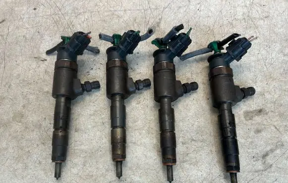 Citroen C4 Grand Picasso Fuel injectors set 0445110739 137227