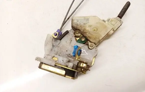 Nissan X-Trail T30 Rear door lock 805524U300