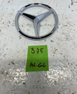 Mercedes-Benz GL X164 Manufacturer badge logo/emblem A1648170016
