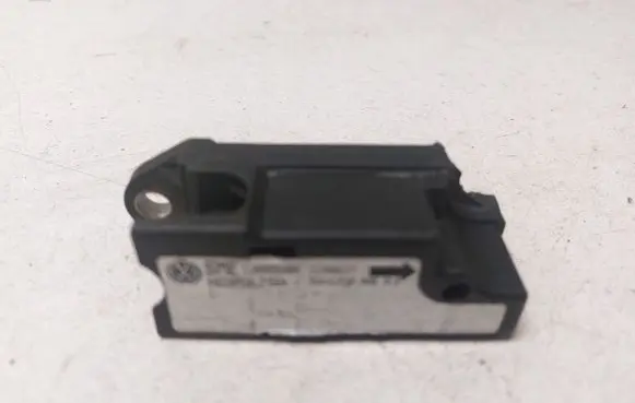 Volkswagen PASSAT B5.5 Airbag deployment crash/impact sensor IJ0909606N