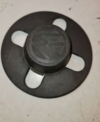 Volkswagen Golf II Original wheel cap 871601171