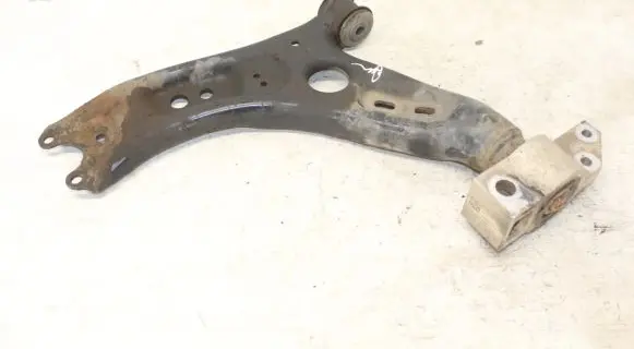 Volkswagen Golf VI Front lower control arm/wishbone