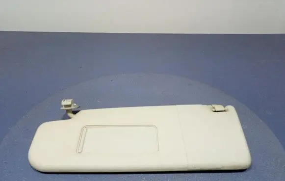 Volkswagen Golf IV Sun visor