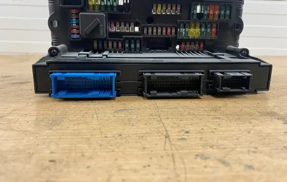 BMW 5 GT F07 Fuse module 9210861