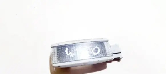 Volkswagen PASSAT B5 Other interior light 3b0947113