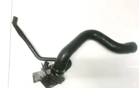 Volvo V70 Engine coolant pipe/hose