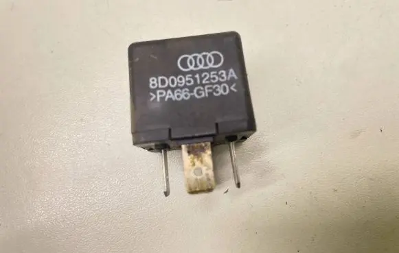 Audi A4 S4 B7 8E 8H Other relay 8D0951253A