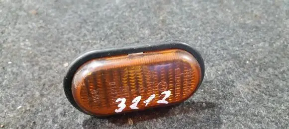 Renault Scenic I Front fender indicator light 7700847333