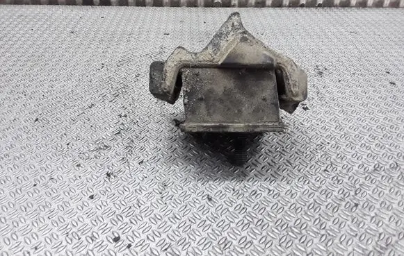 Land Rover Discovery Engine mount bracket