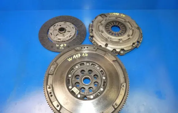 Mercedes-Benz CLA C117 X117 W117 Dual mass flywheel A2761560490