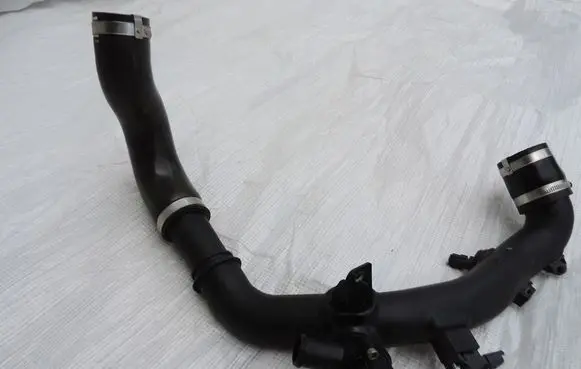 Ford Kuga II Intercooler hose/pipe F1F16C646CB