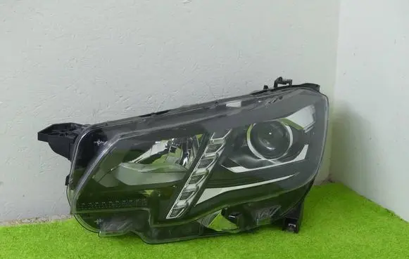 Peugeot Rifter Headlight/headlamp 9816827280