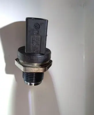 Fuel pressure sensor