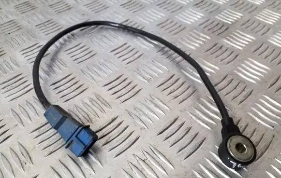 Audi A4 S4 B5 8D Detonation knock sensor 054905377G