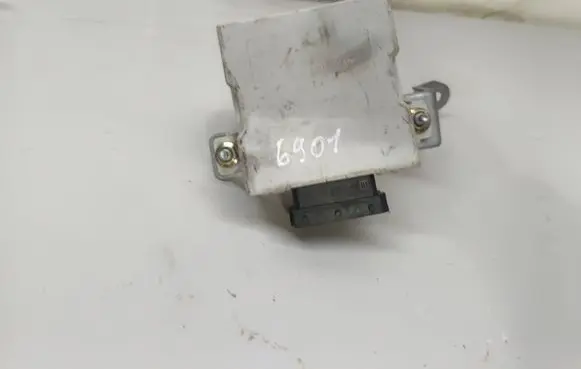 Toyota Corolla E120 E130 Window wiper relay 150696