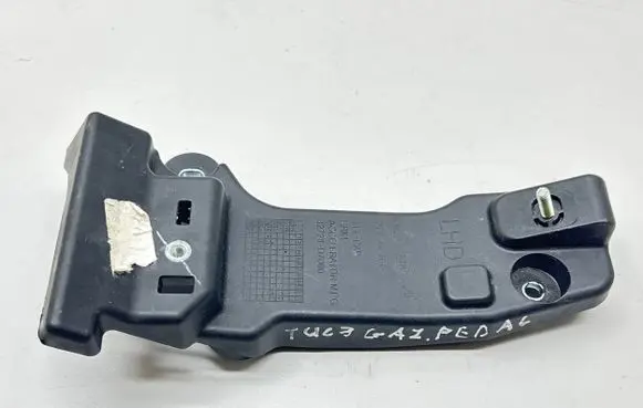 Hyundai Tucson TL Accelerator throttle pedal bracket 32728D7000