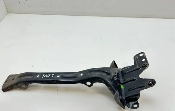 Volkswagen Touareg I Radiator support slam panel bracket 7L0805799D