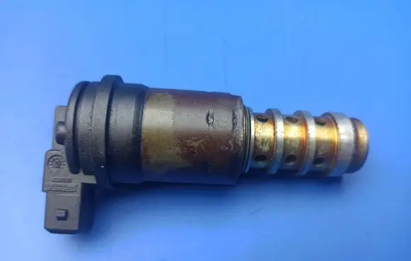 BMW 7 E65 E66 Camshaft vanos timing valve 1707323 1136170732309