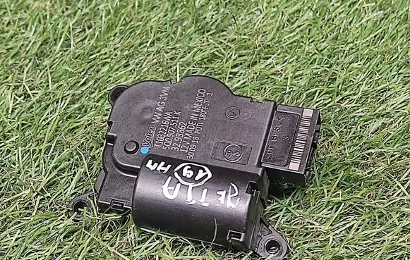 Volkswagen Jetta USA Air flap motor/actuator 5Q0907511K