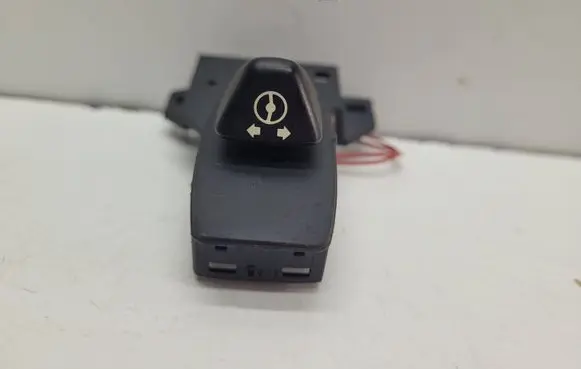 BMW 5 E60 E61 Steering wheel adjustment switch 6947786