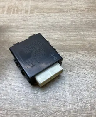 Toyota Prius+ (ZVW40) Window wiper relay 8594047040 4230002090