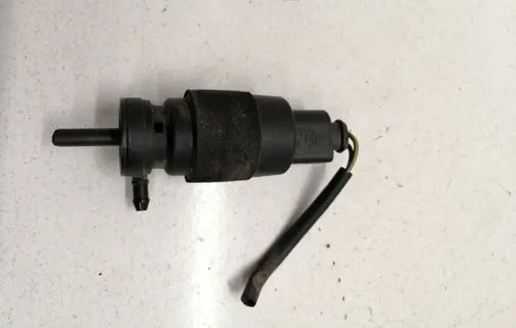 Audi A6 S6 C6 4F Windscreen/windshield washer pump 1J5955651