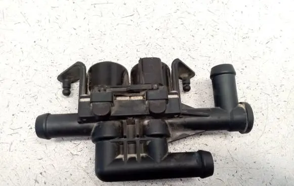 BMW 5 F10 F11 Coolant heater control valve 64539119164