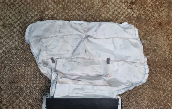 Knee airbag