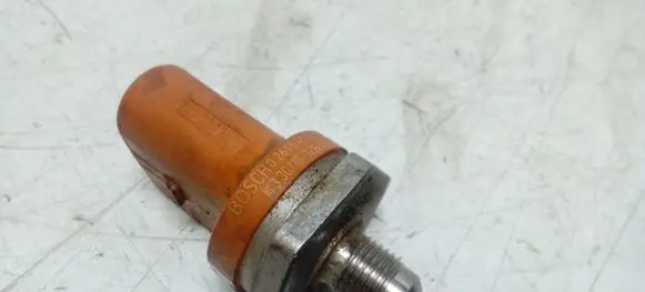 Fuel pressure sensor