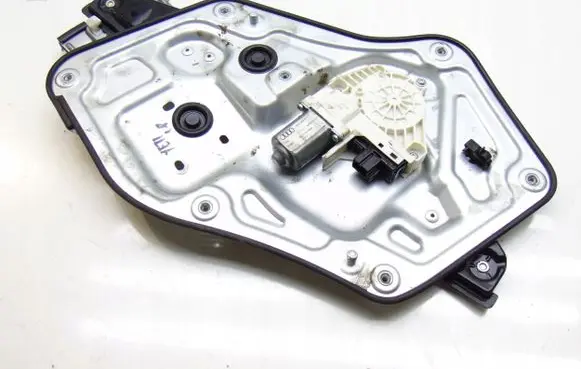Skoda Yeti (5L) Front door window regulator with motor