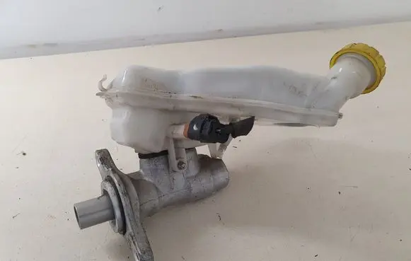 Citroen C4 Cactus Master brake cylinder 32069745