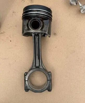 Volkswagen Crafter Piston with connecting rod 04L107065AT 04L105401A