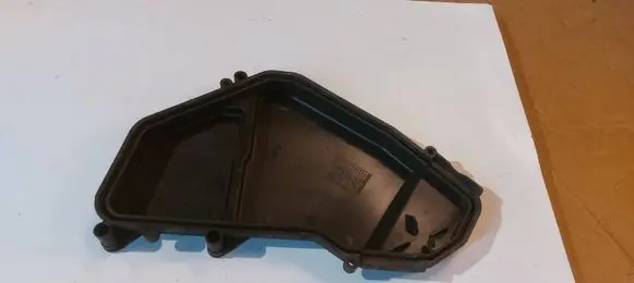 Volkswagen Touareg I Fuse box cover 7L0937576A