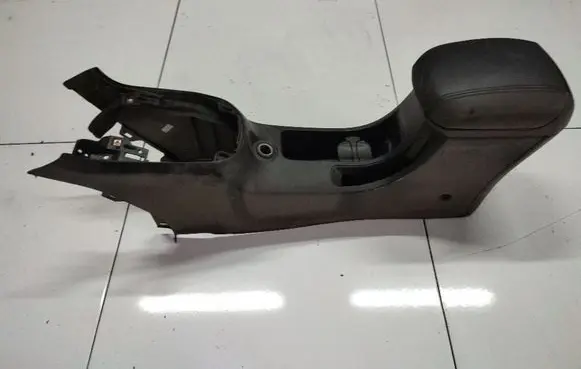 Chevrolet Cruze Center console 
